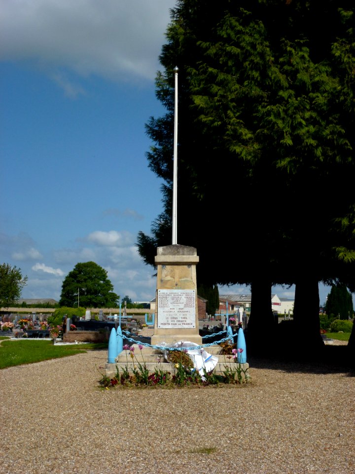 Le Gros-Theil (Eure, Fr) monument aux morts