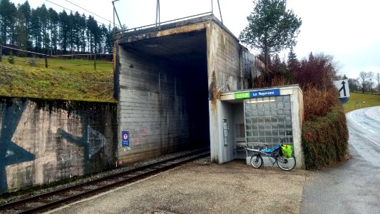 Le Reymond railway station