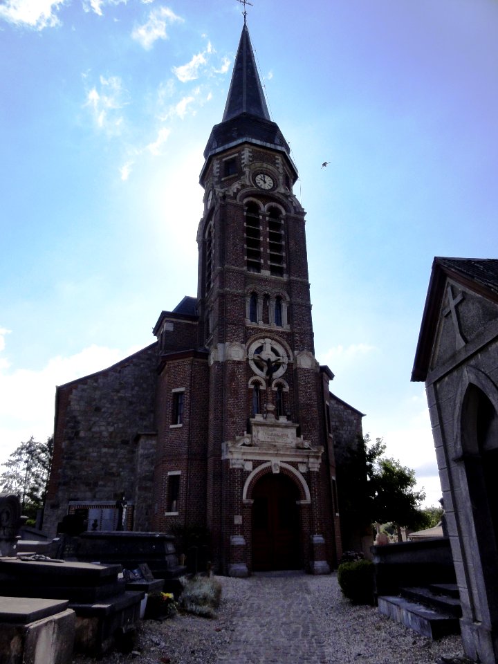 Le Favril (Nord, Fr) église, façade