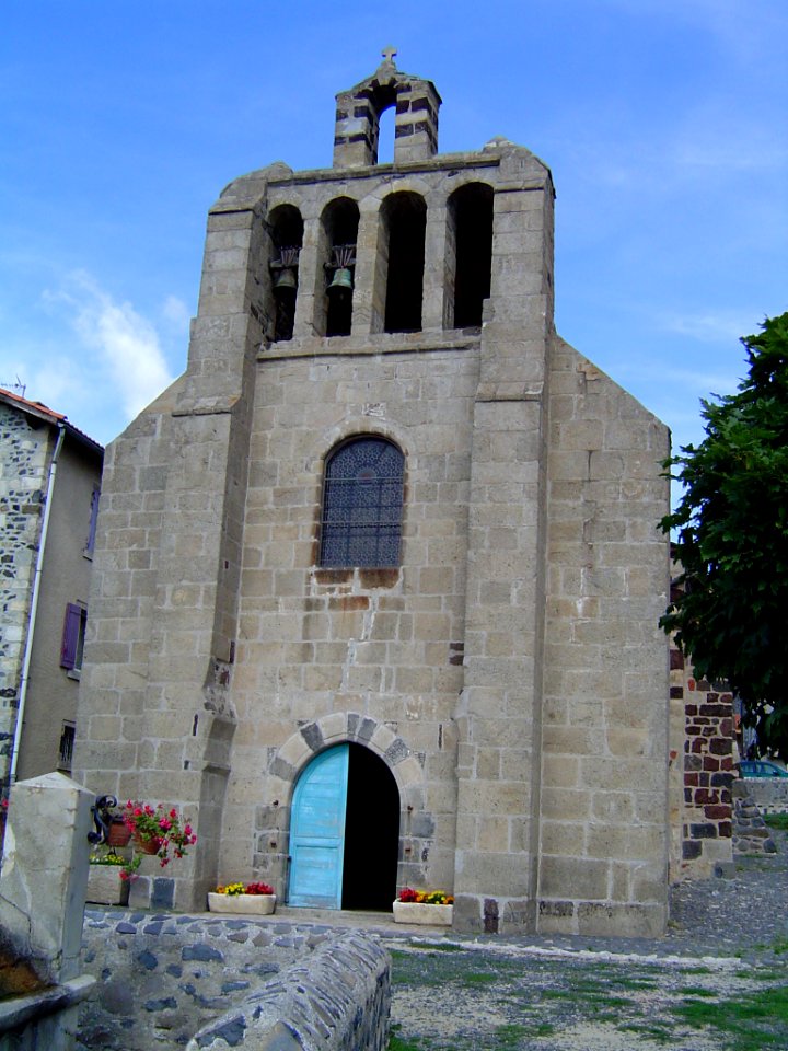 Le Monastier-sur-Gazeille, église St.Jean with bell gable