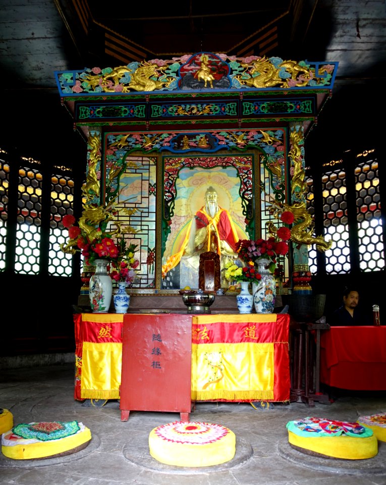 Laozi inside the Eight Trigram Pavilion - Qingyang Gong - Chengdu, China - DSC04037