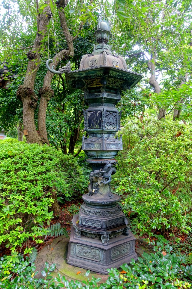 Lantern - Grand Prince Hotel Takanawa garden - Tokyo, Japan - DSC08007