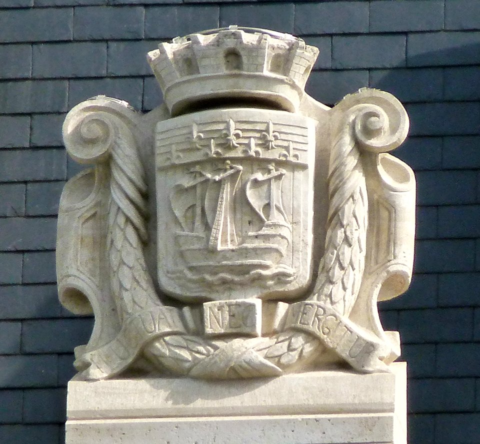 Le Palais de Justice (détail - façade) 2