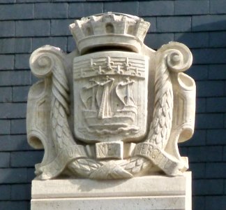 Le Palais de Justice (détail - façade) 2