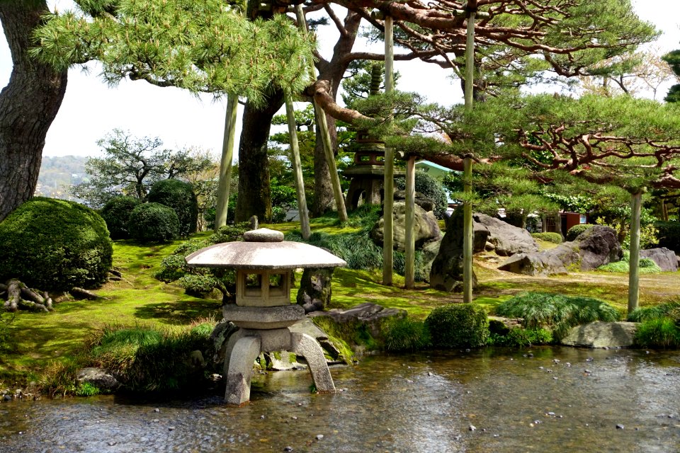 Lantern - Kenroku-en - Kanazawa, Japan - DSC09751