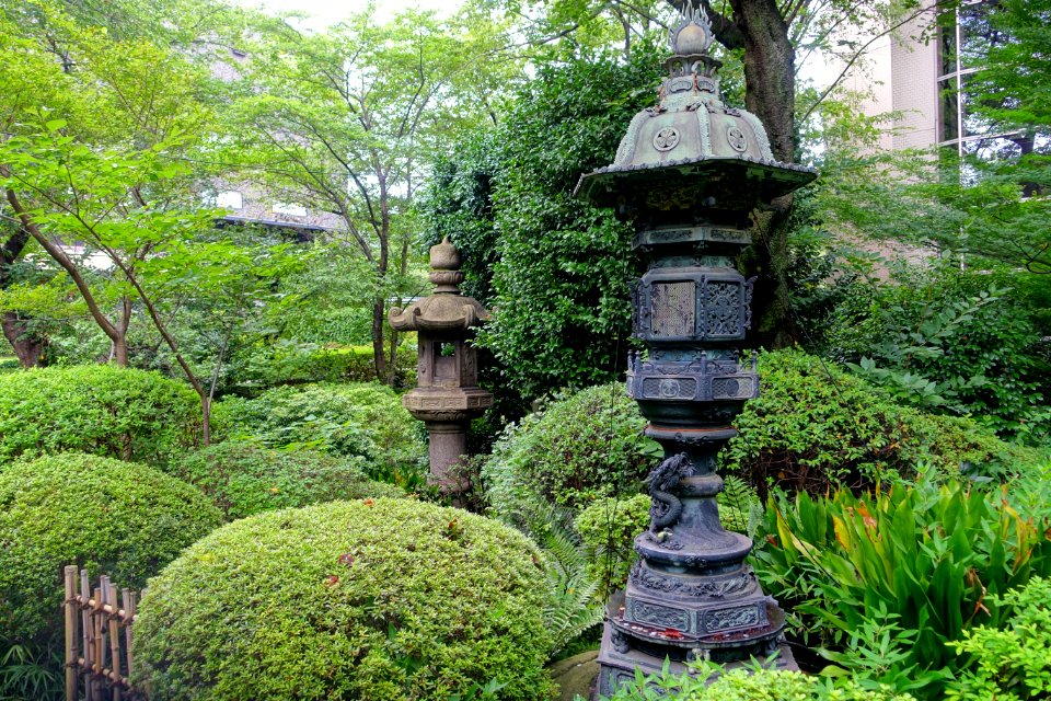 Lanterns - Grand Prince Hotel Takanawa garden - Tokyo, Japan - DSC08001