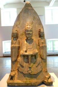 Laozi with attendants, front, China, Shaanxi province, Xiangu, near X'ian, Northern Wei dynasty, c. 500-535 AD, limestone - Östasiatiska museet, Stockholm - DSC09390