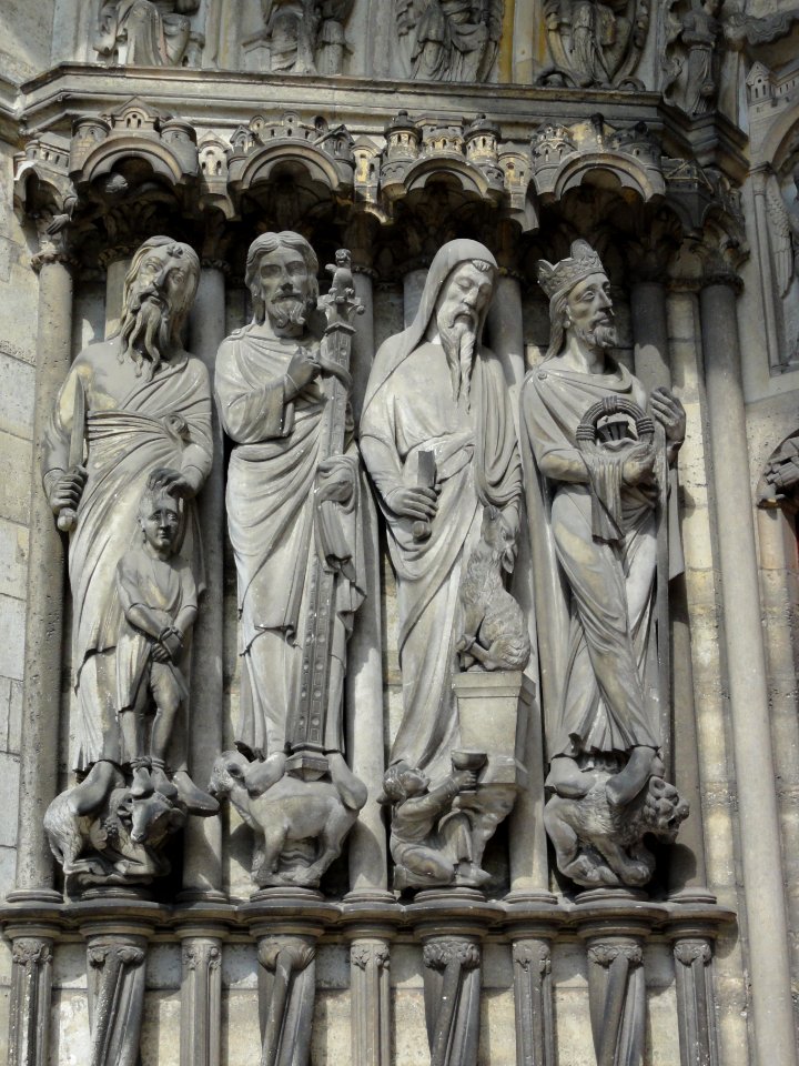 Laon, cathédrale, détail statuaire portail central
