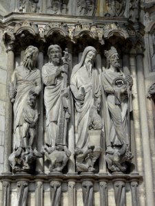 Laon, cathédrale, détail statuaire portail central