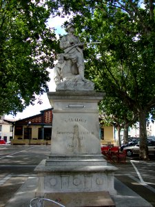 Lansargues (Hérault, Fr) monument aux morts