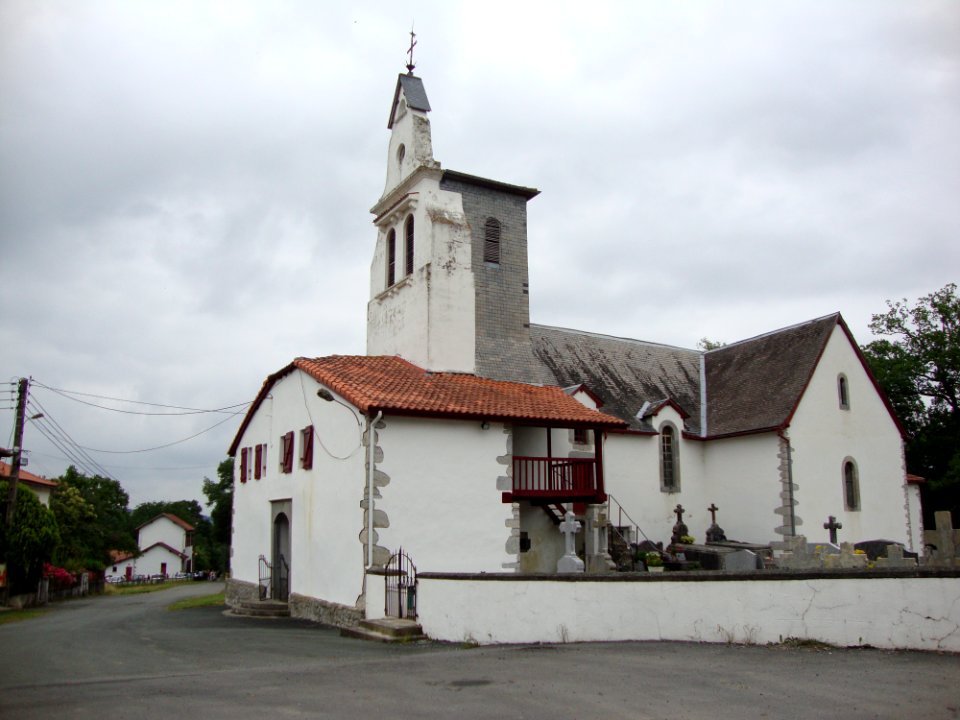 Lantabat St-Martin (Pyr-Atl, Fr) church St.Martin sideview