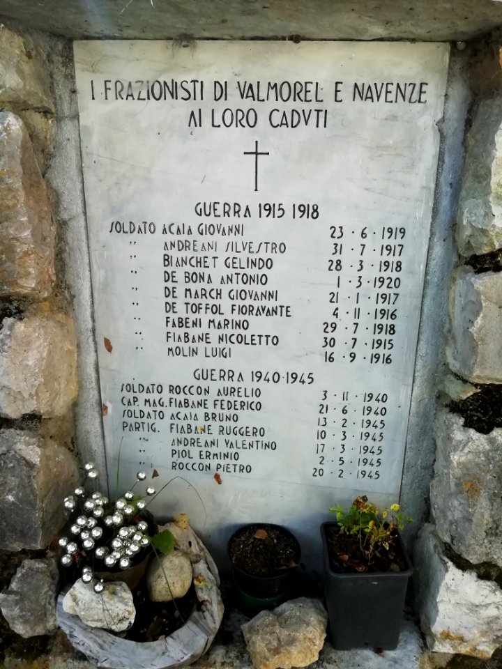 Lapide del monumento ai caduti a Valmorel