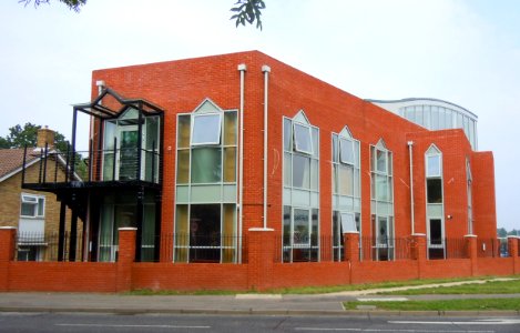 Langley Green Islamic Centre and Mosque, Martyrs Avenue, Langley Green (September 2014) (2)