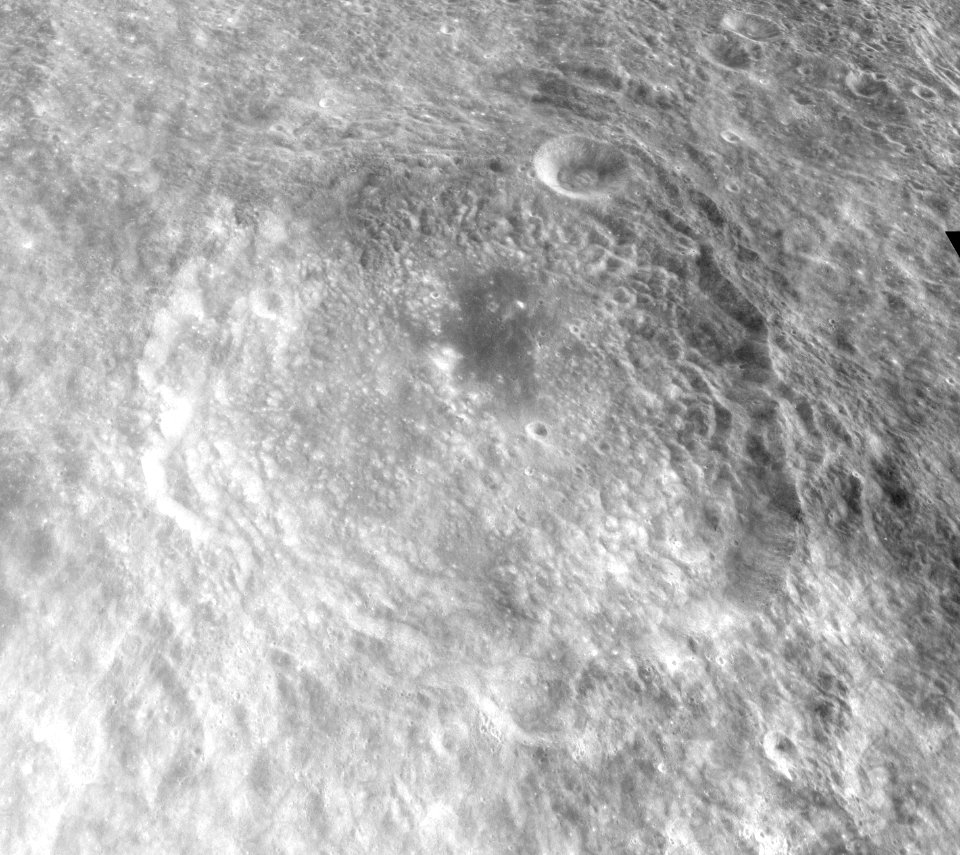 Langemak crater AS17-M-1587