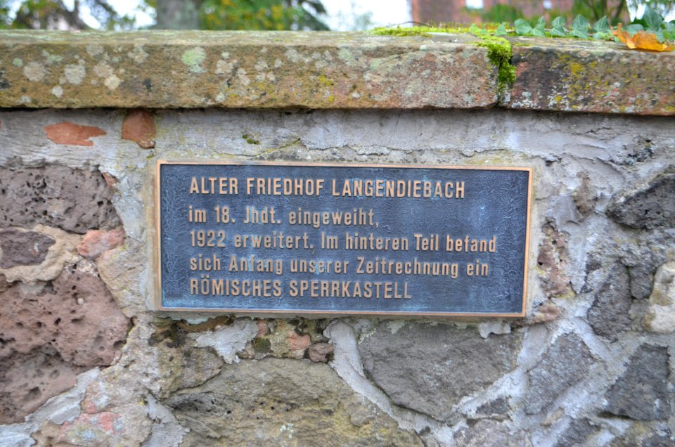Langendiebach, Alter Friedhof, Tafel