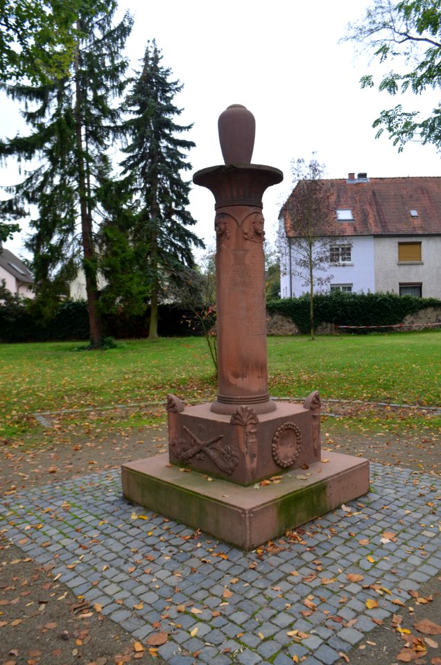Langendiebach, Alter Friedhof, Grab Ruffener (2)