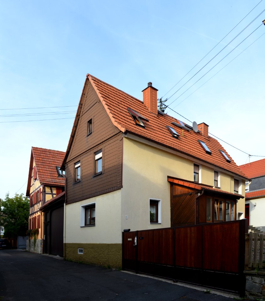 Langenhain, Enge Straße 3