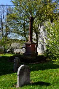 Langenhain, Gefallenendenkmal 1870-71 und Gräber