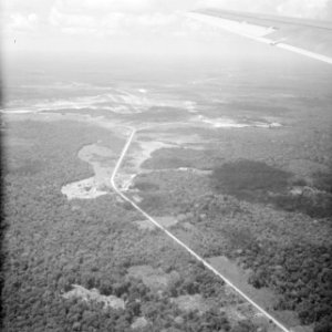 Landschap met wegen gezien vanuit een vliegtuig, Bestanddeelnr 252-2671