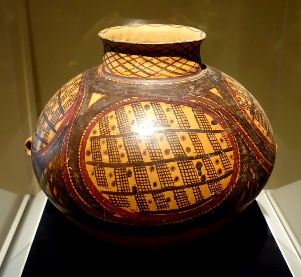 Large storage jar with spiral and net designs, Majiayao Culture, Banshan phase, Gansu Province, China, 2650-2350 BC, earthenware with black and red slip - Portland Art Museum - Portland, Oregon - DSC08383