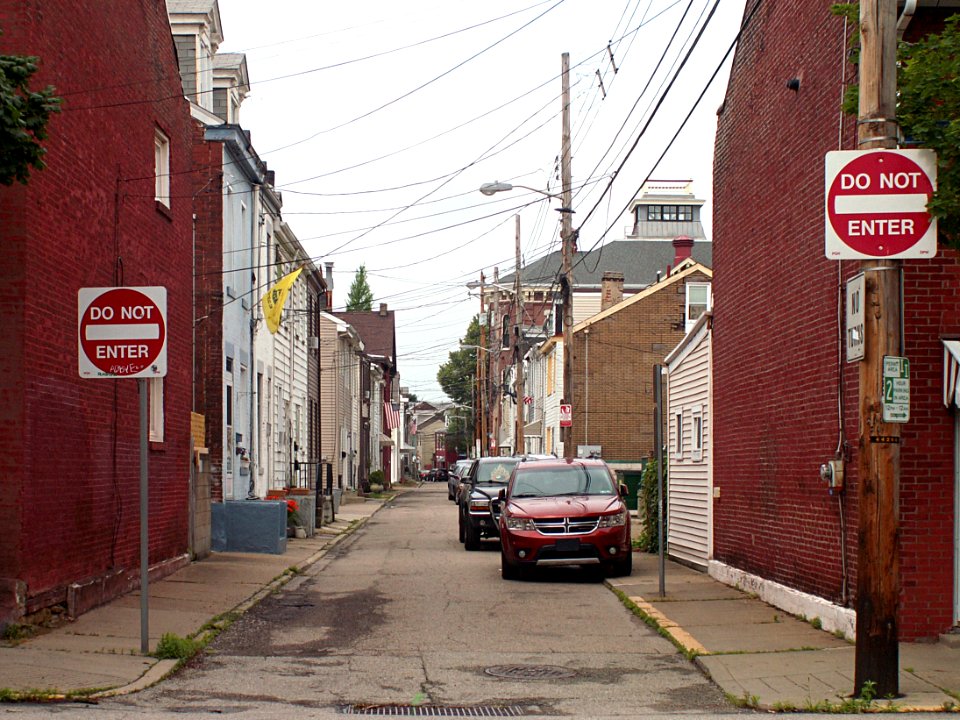 Larkins Way, South Side (Pittsburgh), 2015-06-13, 01