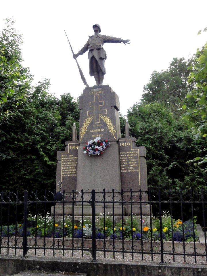 Laronxe (M-et-M) monument aux morts
