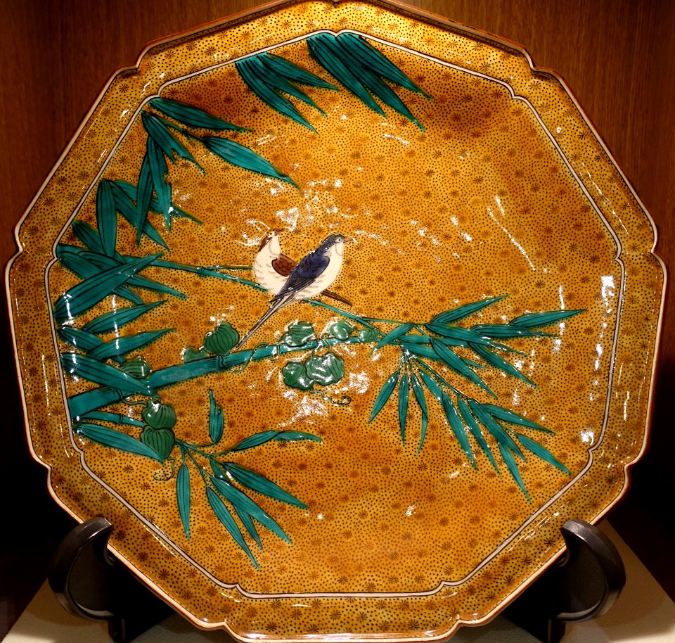Large dish - Ishikawa Prefectural Museum of Traditional Arts and Crafts - Kanazawa, Japan - DSC09835