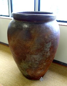Large jar, Bizen ware, Muromachi period, 1500s AD, ceramic - Hakone Museum of Art - Hakone, Kanagawa, Japan - DSC08173