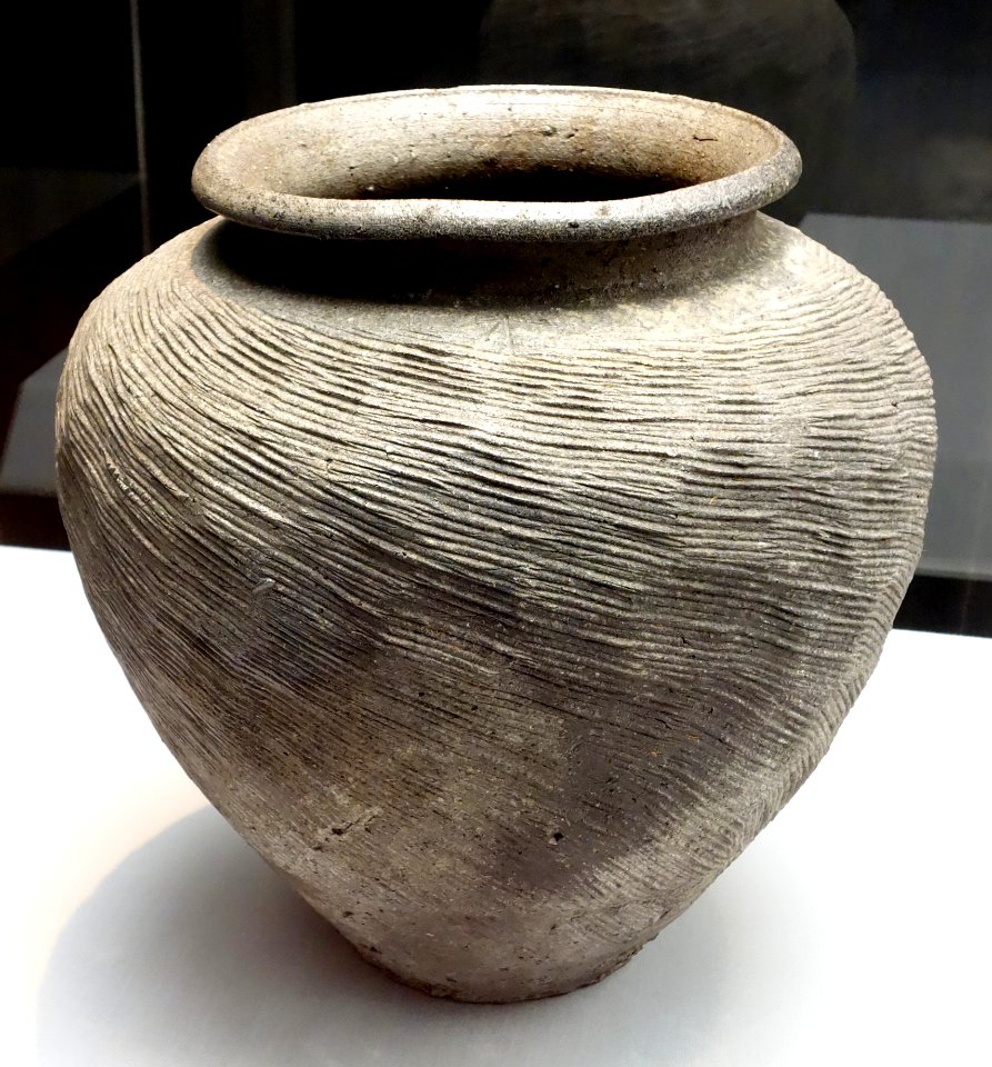 Large jar, Suzu ware, Heian period, 12th century, excavated from Sekiyama-jinja sutra mound, Myoko-shi, Niigata - Tokyo National Museum - DSC05240