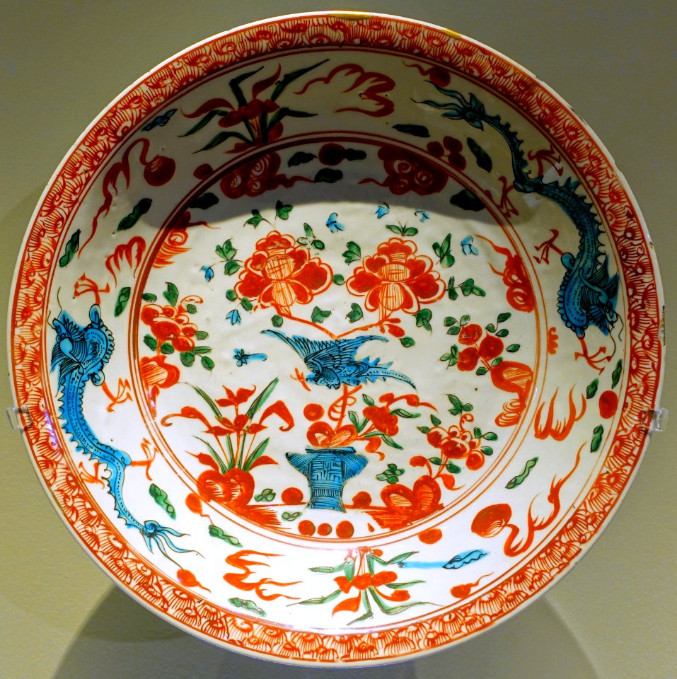 Large dish, Swatow ware, China, Fujian province, Ming dynasty, Wanli period, c. 1600, porcelain, polychrome enamel - Montreal Museum of Fine Arts - Montreal, Canada - DSC09657