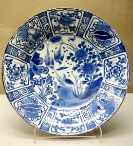 Large Dish, Imari ware, Edo period, 17th century, bird and flower design in underglaze blue - Tokyo National Museum - DSC05324