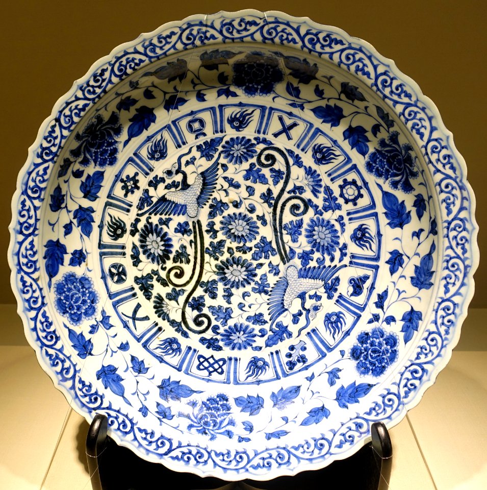 Large dish with paired phoenixes and chrysanthemum design, China, Jingdezhen kiln, Yuan dynasty, 14th century AD, blue and white - Matsuoka Museum of Art - Tokyo, Japan - DSC07260