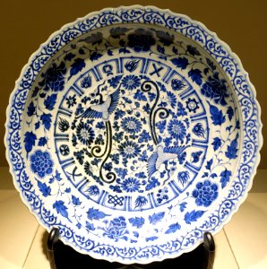Large dish with paired phoenixes and chrysanthemum design, China, Jingdezhen kiln, Yuan dynasty, 14th century AD, blue and white - Matsuoka Museum of Art - Tokyo, Japan - DSC07260
