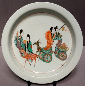 Large dish with design of Taoist immortal Magu, Jingdezhen ware, China, Qing dynasty, Kangxi era, 1662-1722 AD, porcelain, overglaze enamel - Tokyo National Museum - Tokyo, Japan - DSC08351