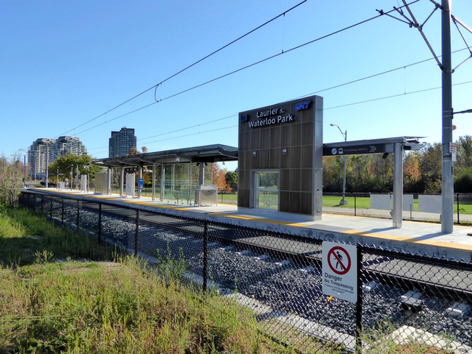 Laurier–Waterloo Park Station Oct 2017