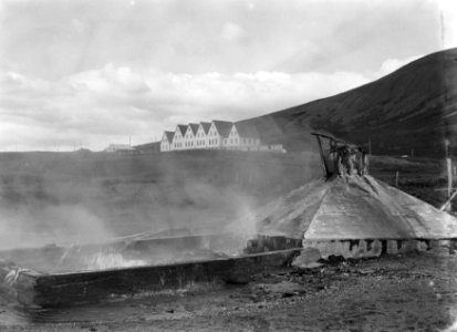 Laugarvatn Winterschool voor meisjes Op de voorgrond een afsluiter van een war, Bestanddeelnr 190-0362