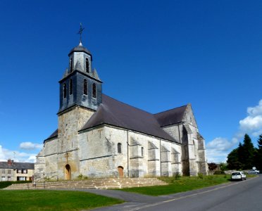 Launois-sur-Vence (Ardennes) église Saint-Etienne