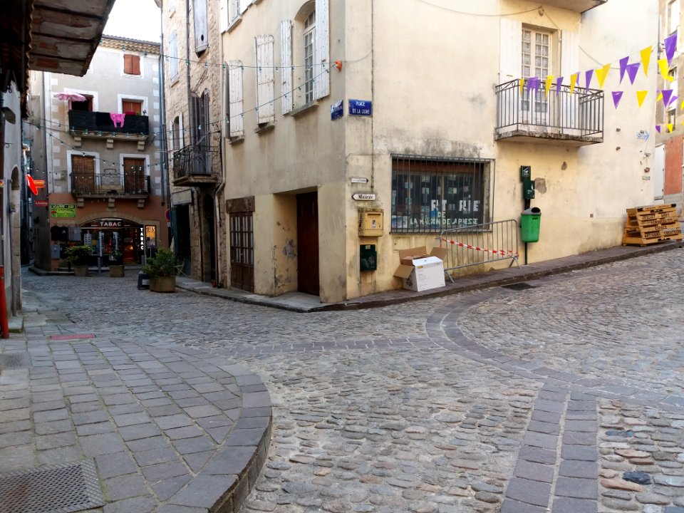 Largentière - Rue Jean-Louis Soulavie et place de la Ligne