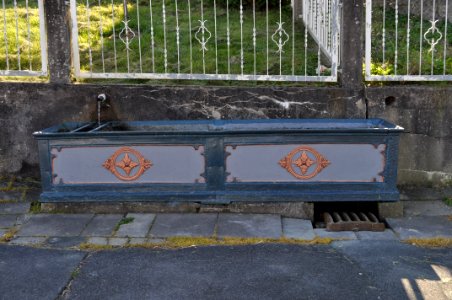 Laubach, Brunnen, Front