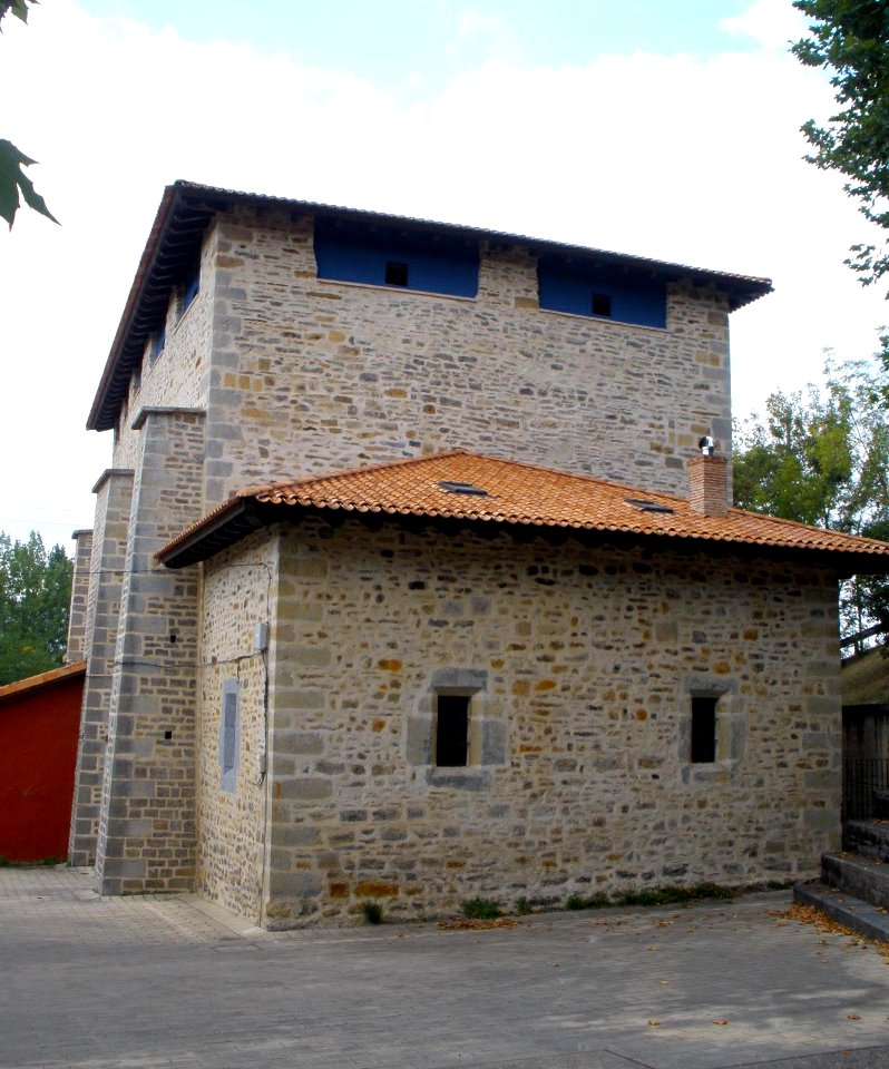 Larrimbe - Iglesia de Santiago 02