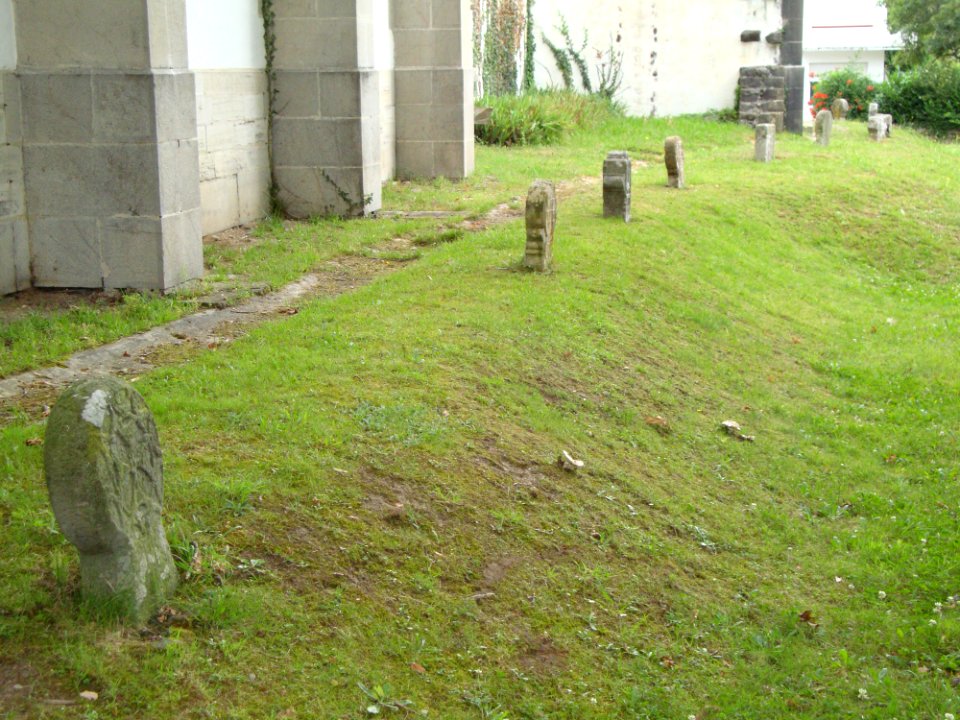 Larressore (Pyr-Atl., Fr) vieux cimetière 3