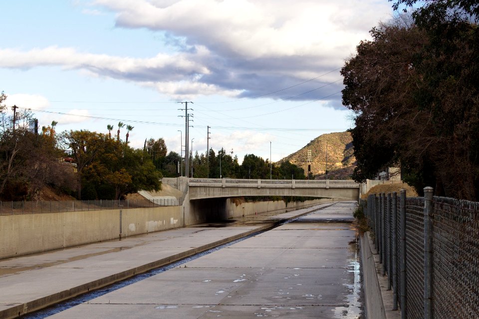 Lankershim Blvd at Los Angeles River 2016-11-27