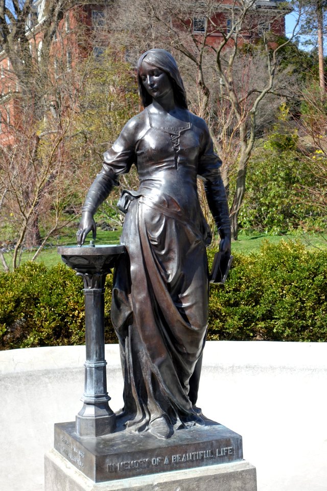 Lanning Fountain (In Memory of a Beautiful Life) - Smith College - DSC02093