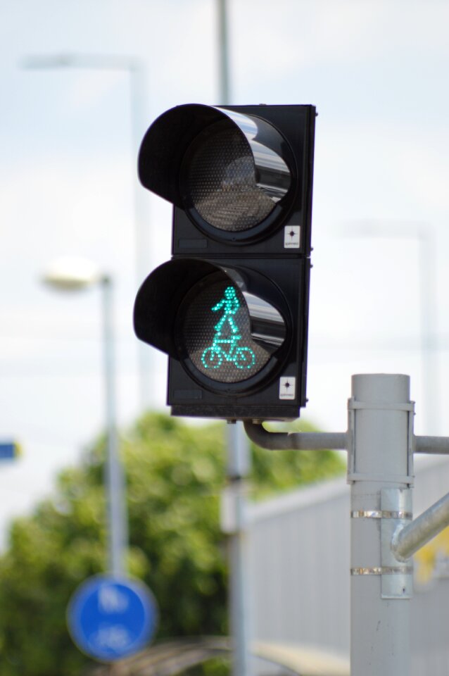 Green street light signaling