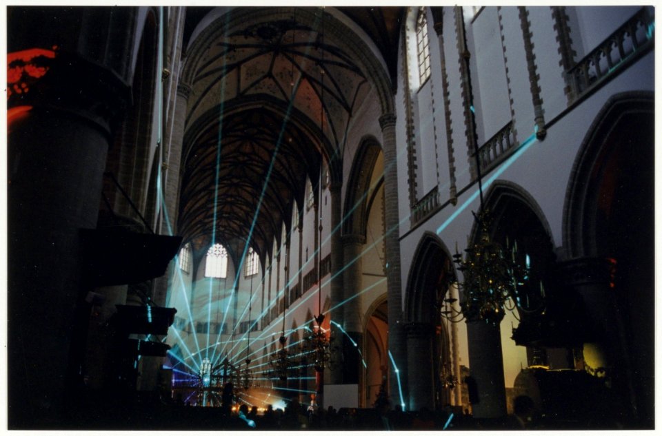 Lasershow in de Grote of St. Bavokerk t.g.v. het jaarlijks congres van de Vereniging van Nederlandse Gemeenten. NL-HlmNHA 54036893