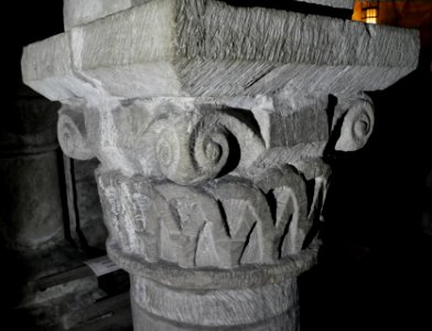 LastinghamChurchCryptKapitellH1a