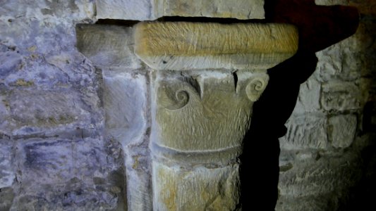LastinghamChurchCryptKapitellH5a