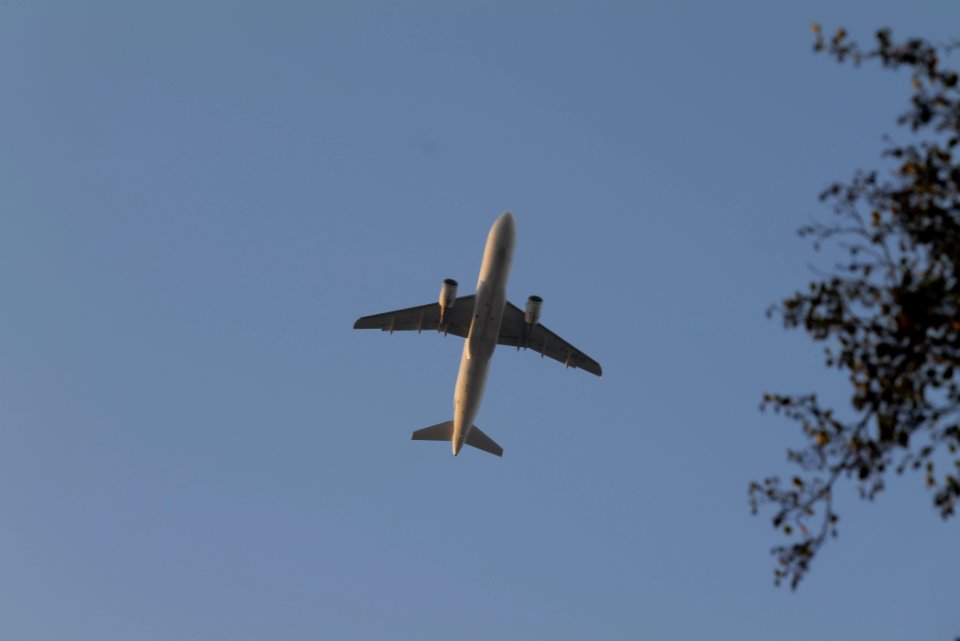 Last airplane starting at TXL above Schäfersee 09