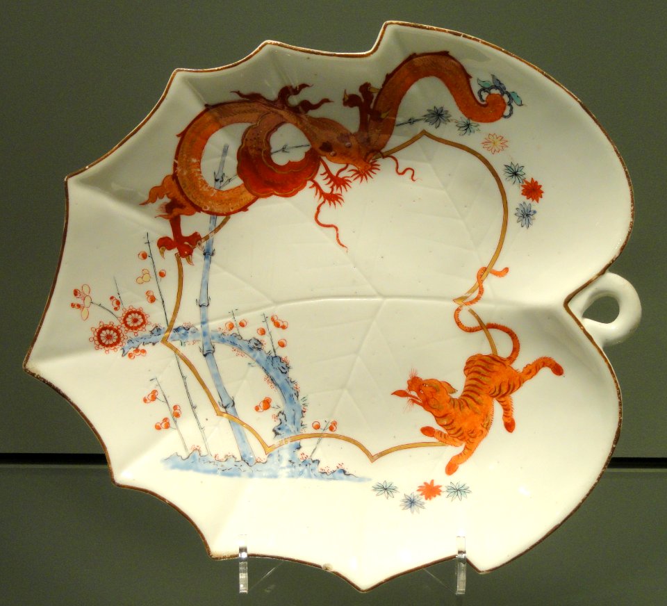 Leaf-form Dish with Tiger and Dragon Design, c. 1751-1753, Chelsea factory, soft-paste porcelain with underglaze cobalt - Gardiner Museum, Toronto - DSC00588