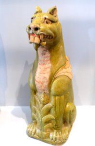 Leonine Guardian Creature with Wings, China, Northern Qi to Sui period, 550 to early 600s AD, earthenware, lead-fluxed glaze, cold-painted pigments - Arthur M. Sackler Museum, Harvard University - DSC00897